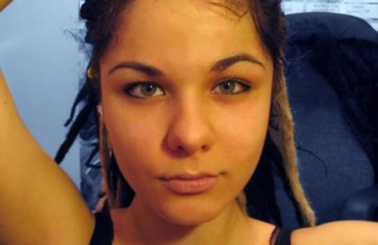 Era o tanara draguta la 17 ani. La 22 insa, obsesia a transformat-o intr-o femeie de nerecunoscut