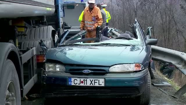 Accident cu cinci victime in judetul Cluj, in drum spre nunta. Parintii si fratele miresei au murit