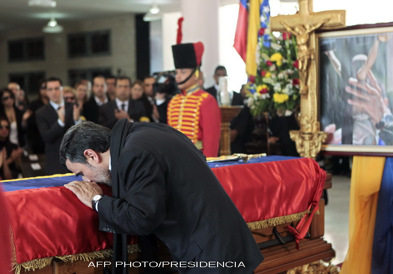 FOTO. Ce tari ale lumii si-au transformat liderii in "idoli" expusi pentru veneratie