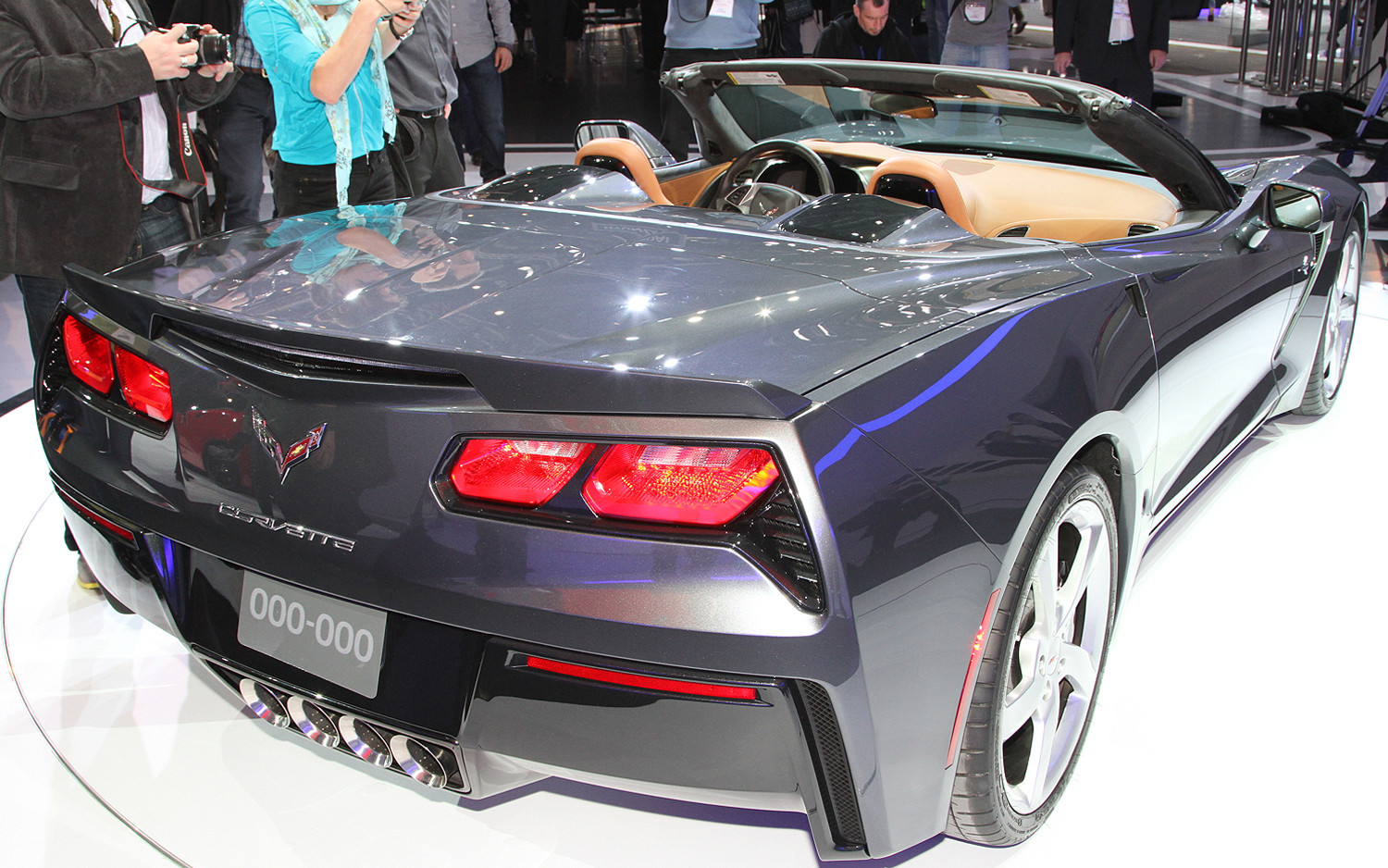 Chevrolet Corvette Stingray Convertible - 10