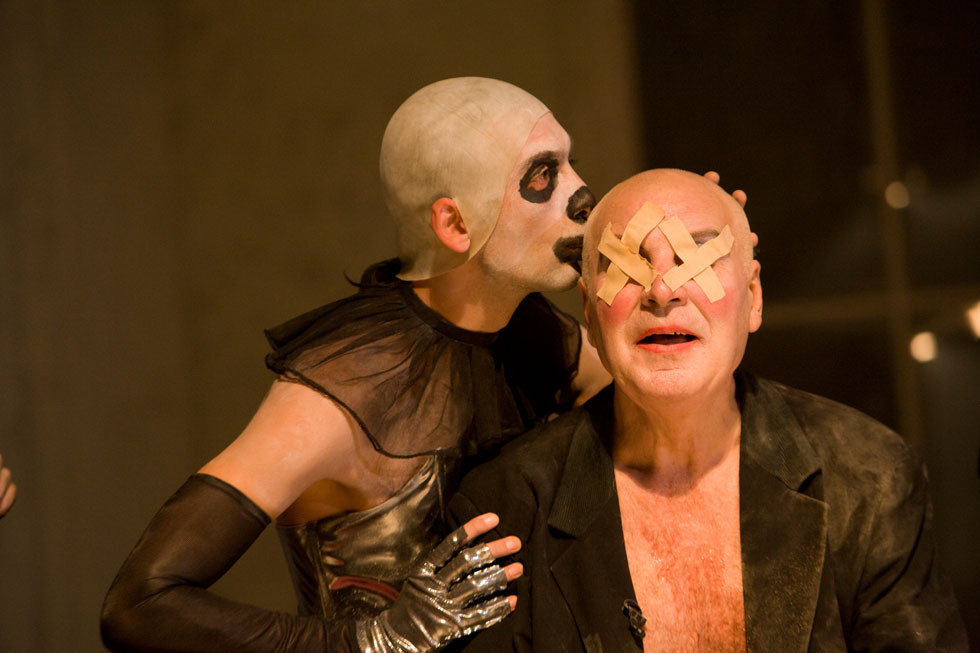 Mandru ca sunt roman: am vazut cel mai frumos spectacol de teatru din aceasta viata!