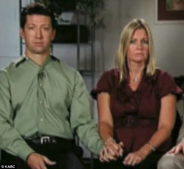 Cosmarul unei familii a inceput in ziua in care a dus cateva poze inocente la developat. FOTO