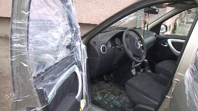 Un inginer din Satu Mare pe care l-au lasat nevasta si nervii a distrus cu bata 21 de masini