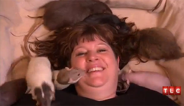 Obsesia demna de filmele de groaza a acestei femei. "Nu pot sa traiesc fara ei. Ii iubesc". VIDEO