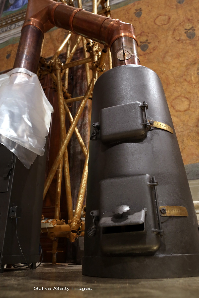 Secretul fumului care iese pe cosul Capelei Sixtine, dezvaluit de Vatican