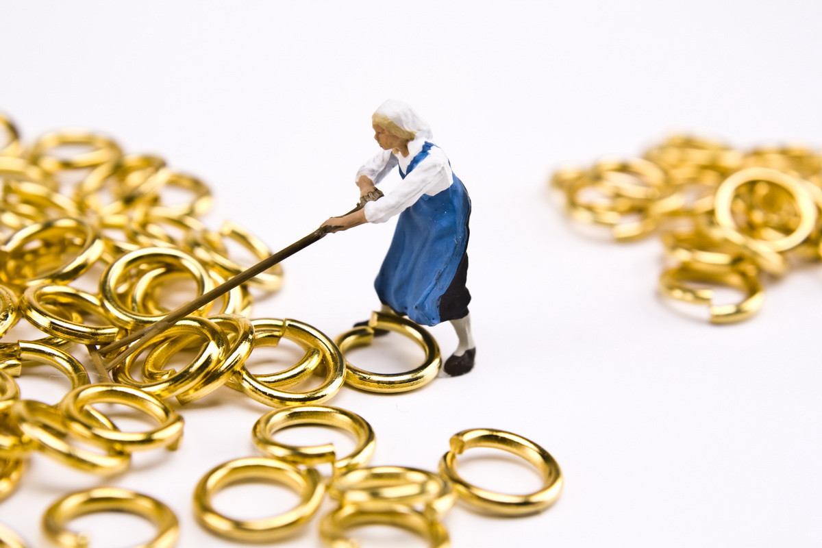 In cadere libera. Asa ceva nu s-a mai intamplat in ultimul sfert de secol. Soros a luat deja masuri