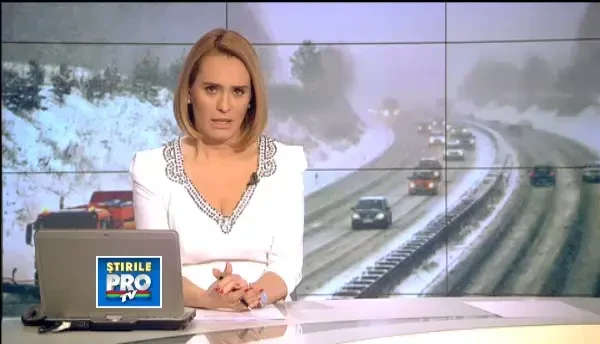 Peste 68.000 de case nu au electricitate in vestul Frantei. Zeci de vehicule sunt blocate in nameti