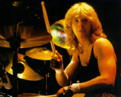 Clive Burr, fostul tobosar al trupei Iron Maiden, a murit
