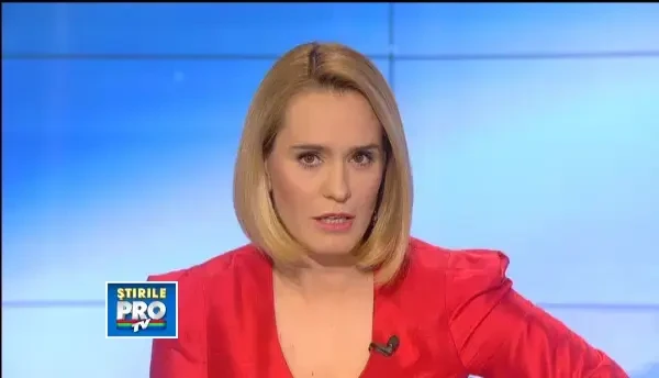 Imaginea saptamanii pe drumurile din Romania. Un tramvai a fost lovit de un TIR la Iasi