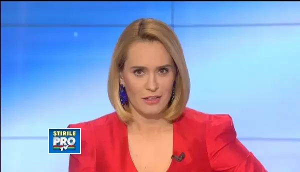 Loredana da startul turneului Dragostea, cu zeci de artisti surpriza invitati pe scena