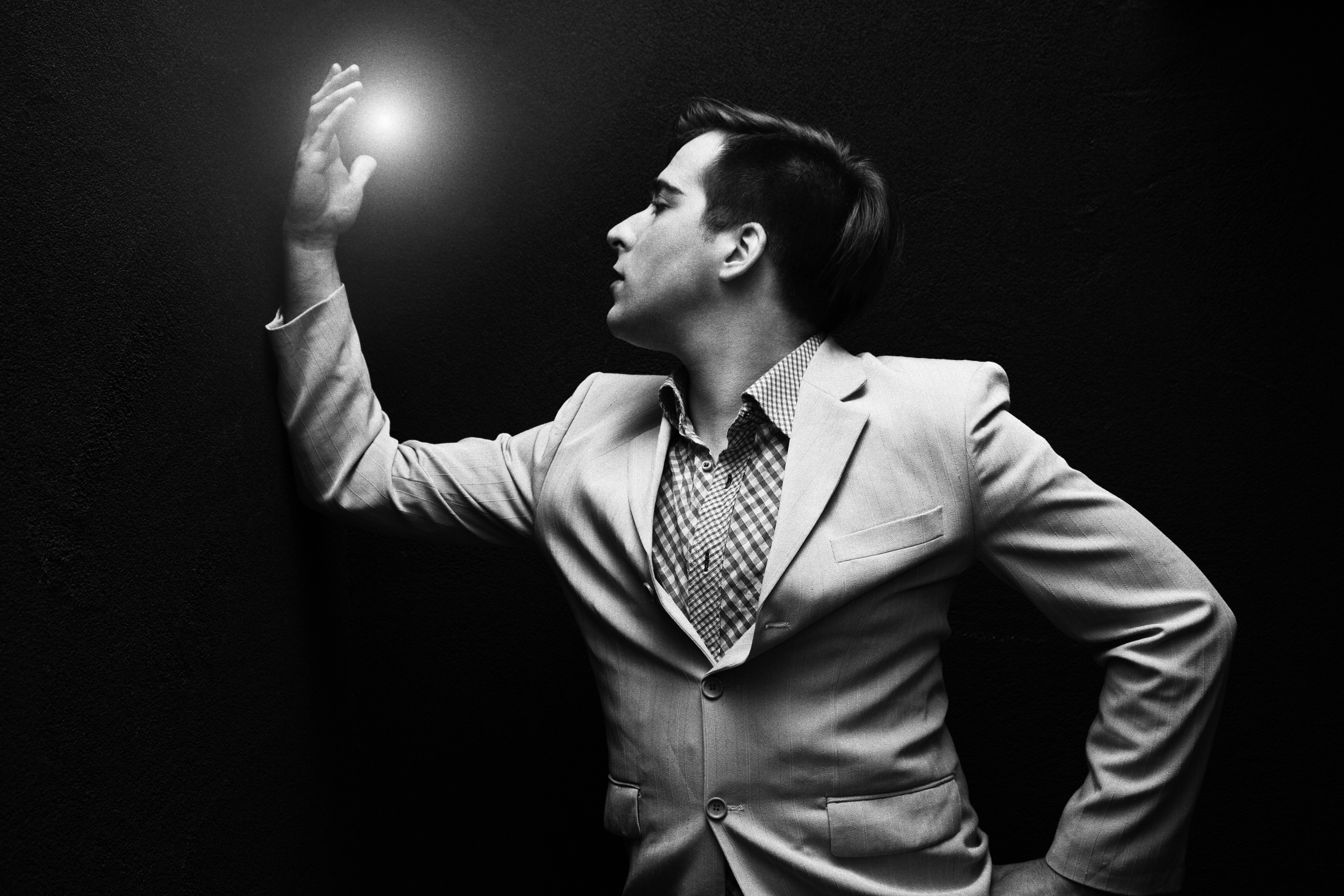 The Irrepressibles – Nude, spectacol in premiera la Bucuresti