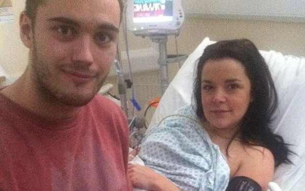 Gestul care l-a transformat IN VEDETA! Ce CADOU i-a oferit sotiei la 5 minute DUPA CE A NASCUT. FOTO