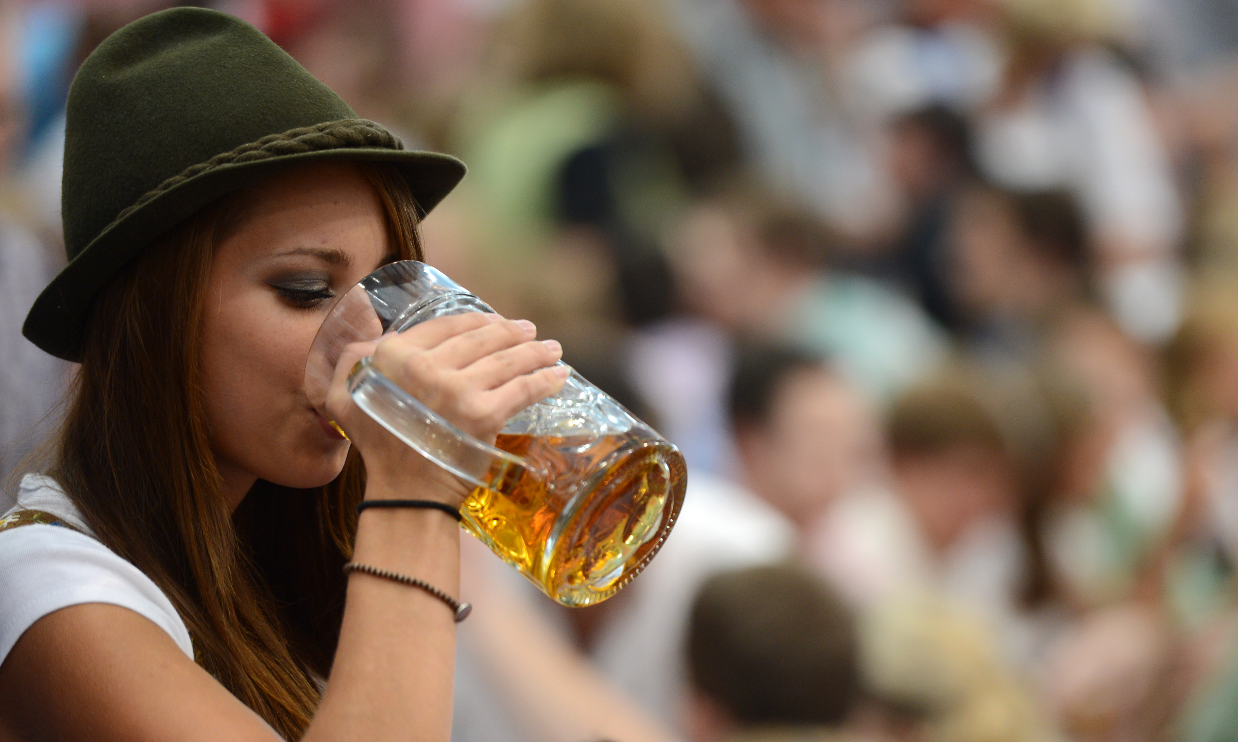 Capitolul la care Moldova ne-a intrecut: topul celor mai bautoare natiuni din lume