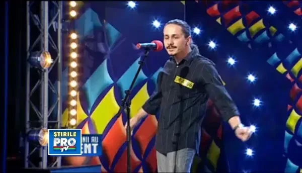 ROMANII AU TALENT. Calin Marincas, "nebunul perfect" care a ridicat sala in picioare cu numarul sau