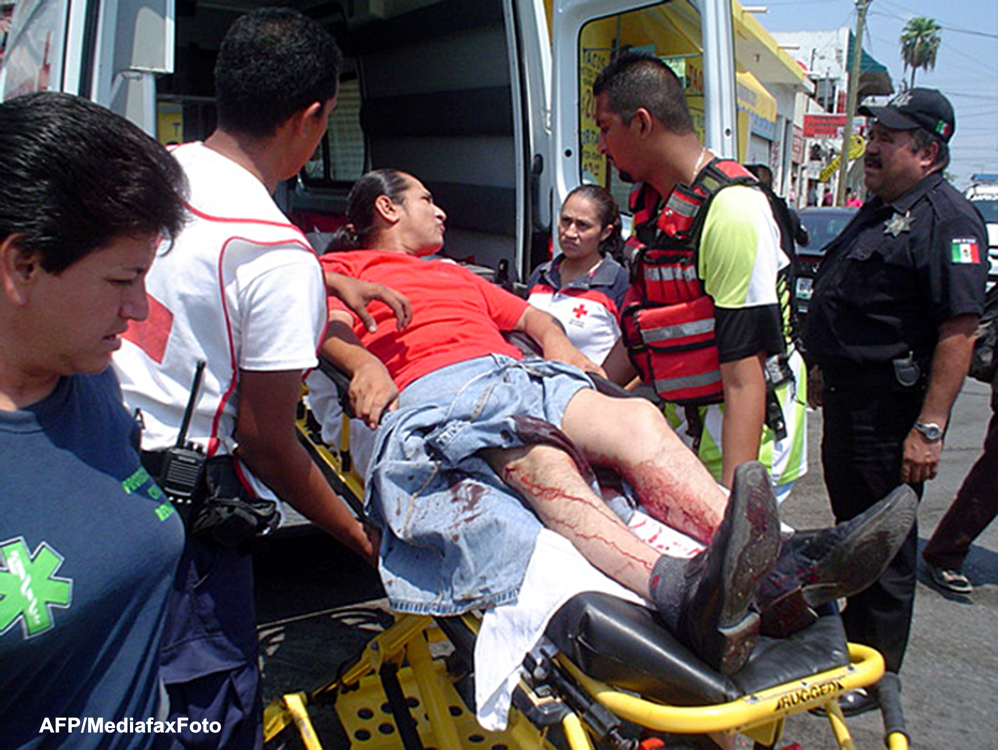 Cel putin 11 persoane au murit si 70 au fost ranite in urma exploziei unor artificii in Mexic