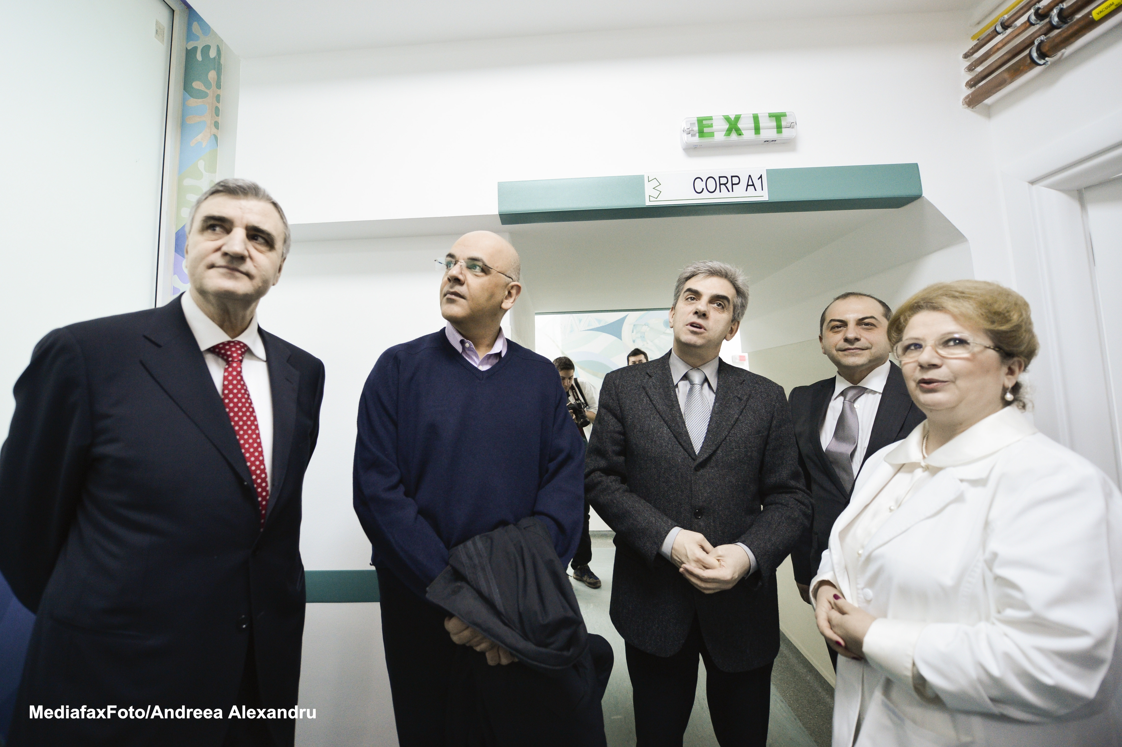 Reorganizarea in Sanatate va aduce economii de 50 mil. euro. Vor fi taiate 4000 de posturi