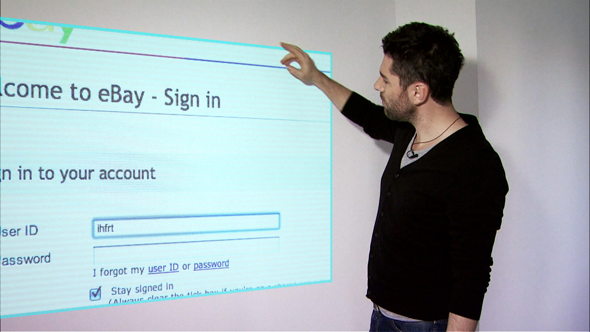 Reportaj in Ramnicu Valcea, acest Hackerville romanesc. Pentru prima data, TinKode, cel mai vestit hacker roman de pe planeta, isi dezvaluie identitatea