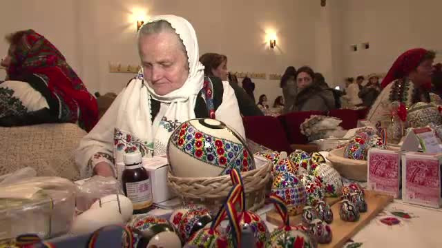 Festivalul oualor incondeiate din Bucovina. Cei mai buni artizani isi expun creatiile