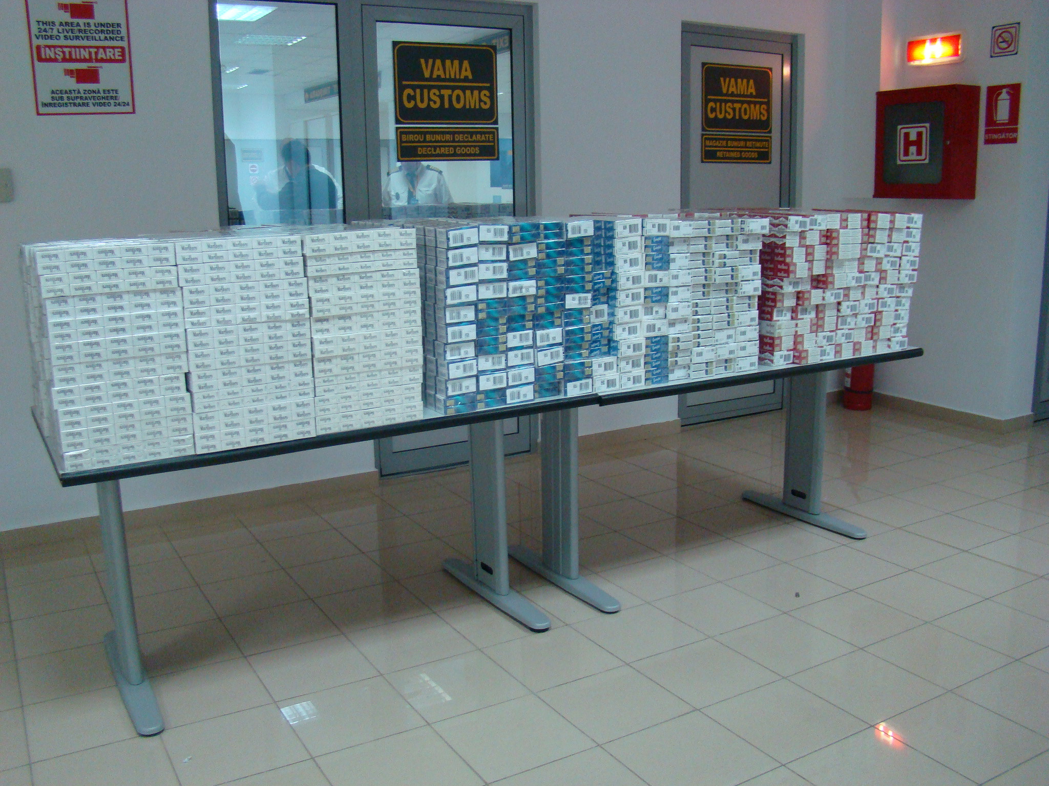 Contrabanda cu tigarete a scazut la 11,8% in luna iulie. Cati bani castiga bugetul Romaniei