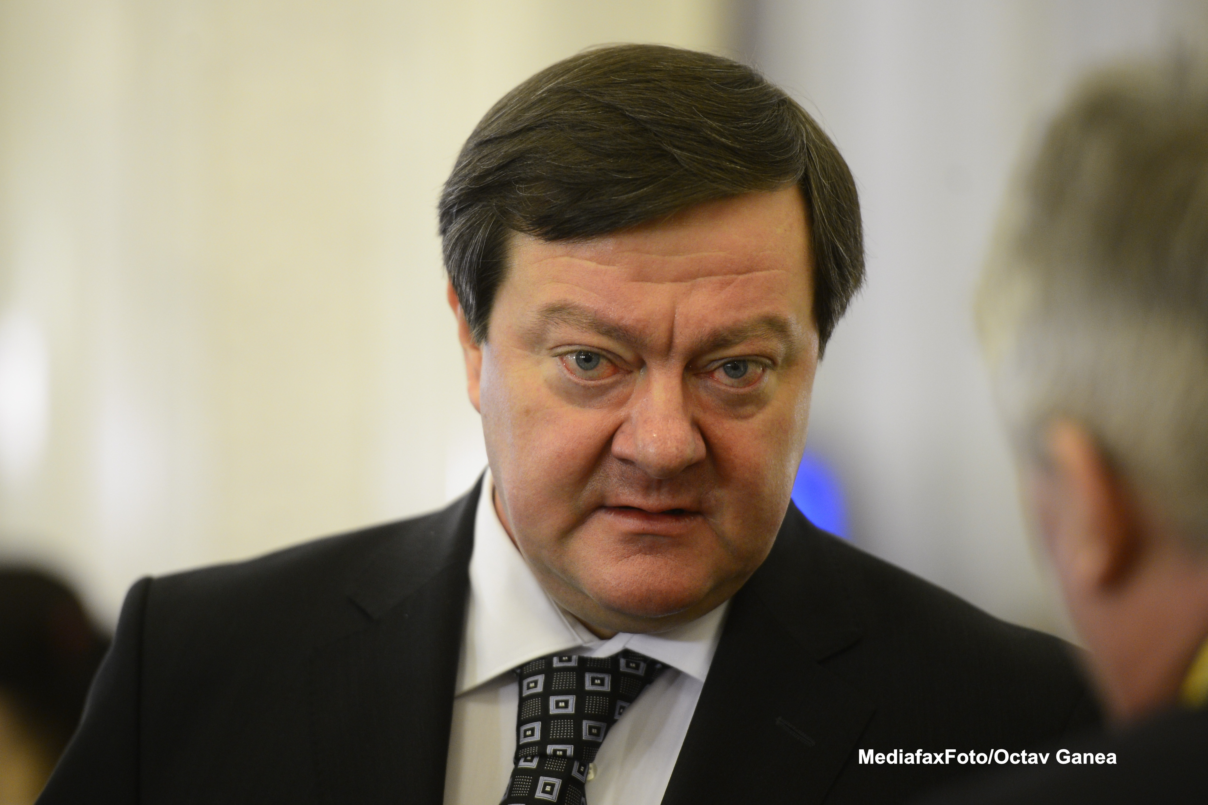 Frunzaverde: Sunt mason, e vorba de o organizatie specifica lumii libere, dar nu primesc ordine