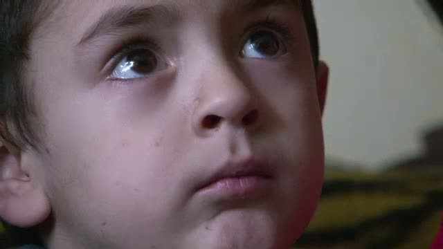 Mii de copii din Romania care urmau sa ajunga la orfelinat, salvati de Fundatia HHC Romania