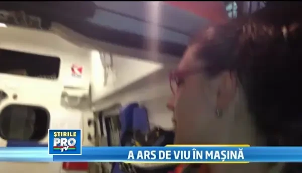 Un sofer a ars de viu, dupa ce a intrat cu masina pe contrasens si s-a izbit violent de o duba