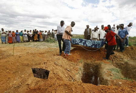 Un grup de sateni din Zimbabwe sustine ca o femeie s-a transformat in barbat dupa moarte