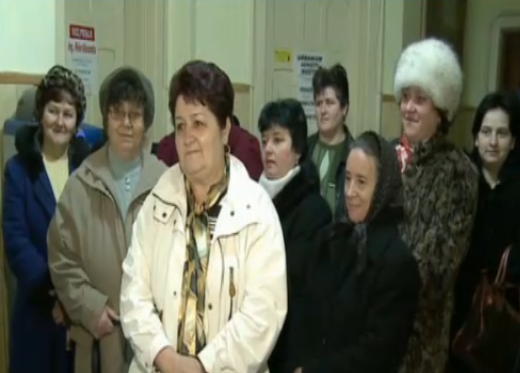 Mai multe pensionare din Arad se intorc in bancile scolii. Afla ce calificare vor sa obtina