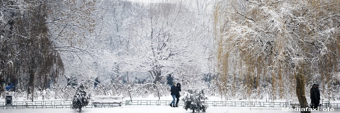 Dupa doua zile cu soare si temperaturi de 20 de grade, de vineri vremea se raceste. Zonele in care vom avea parte de ninsori