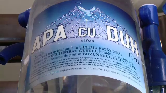 Un banal sifon, "o blasfemie" pentru Mitropolia Moldovei si Bucovinei. Semnul crucii, pe eticheta