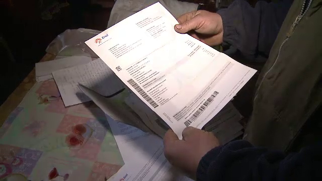 Factura de infarct. Cat i s-a cerut unei pensionare din Petrila sa achite pentru curentul electric