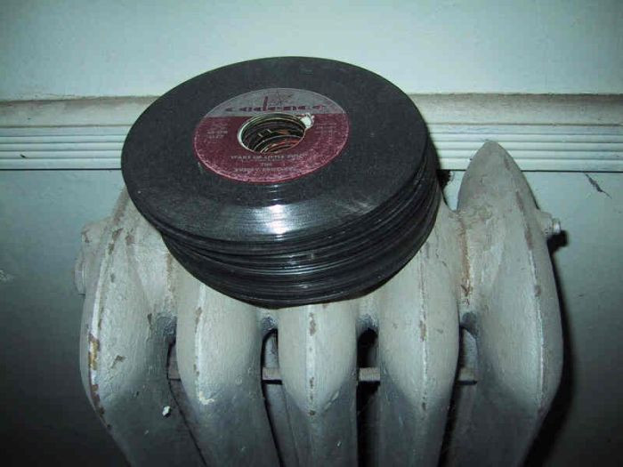 Mica avere descoperita de un barbat in podeaua casei pe care tocmai a cumparat-o