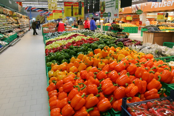 Tranzactia ce duce la disparitia unui celebru hipermarket, analizata acum.Cine devine nr. 2 in piata