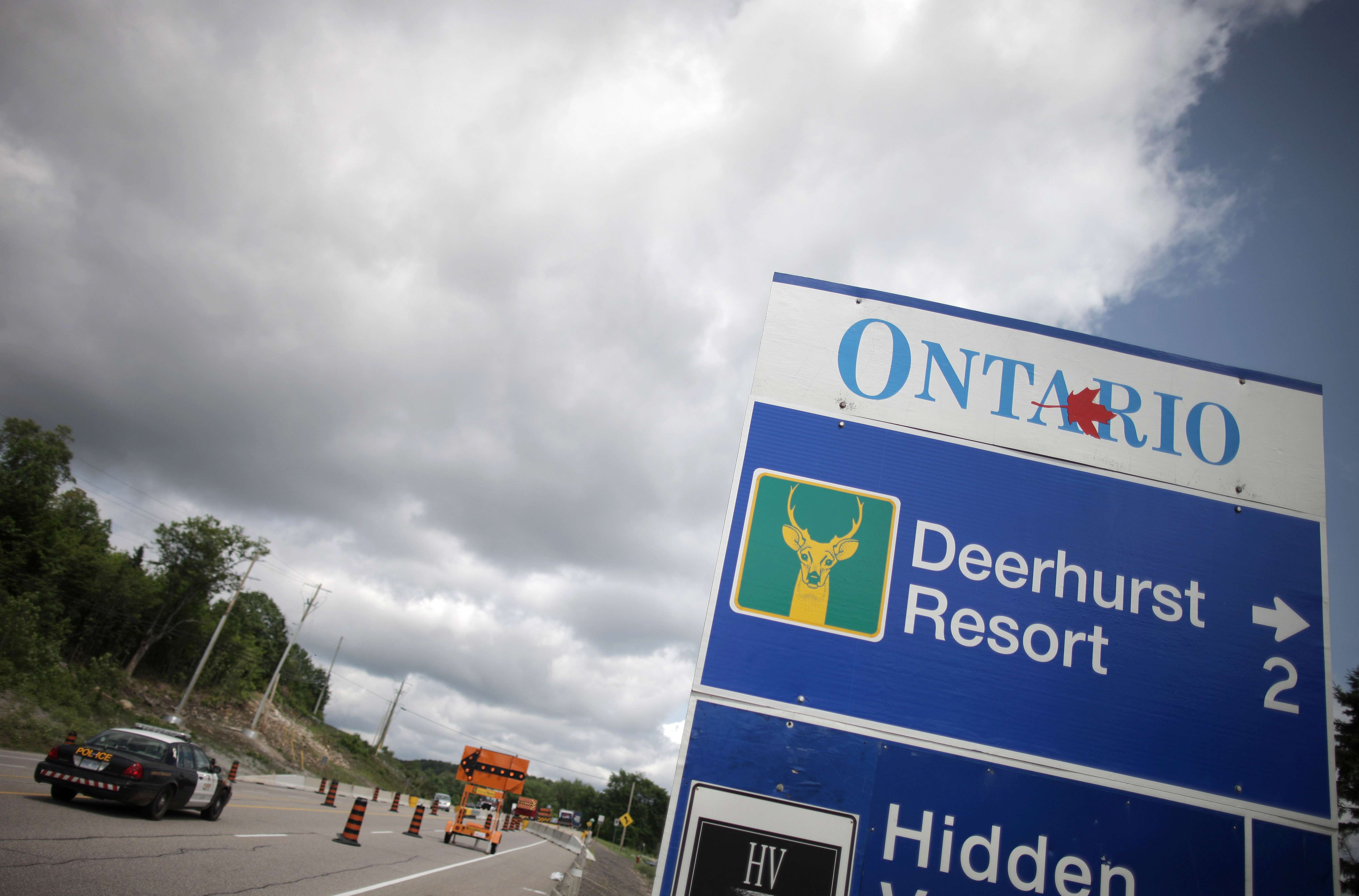 Accident urias pe o autostrada din Canada, soldat cu 100 de raniti