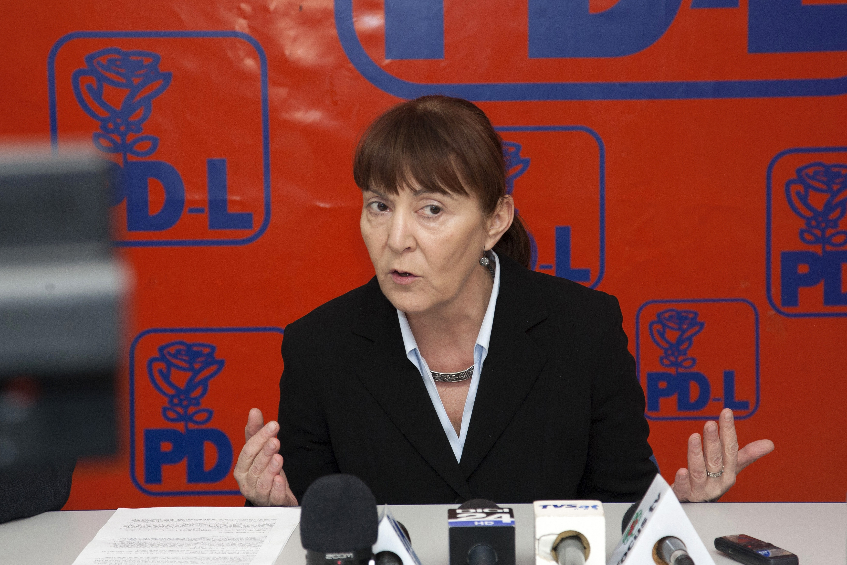 Monica Macovei cere sanctionarea deputatilor PDL care au votat pentru modificarea Codului penal