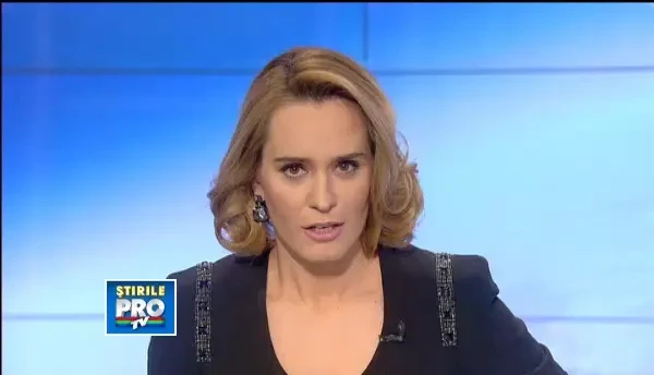 Sute de elevi au organizat un miting, pentru ca un copil de 2 ani sa poata vedea