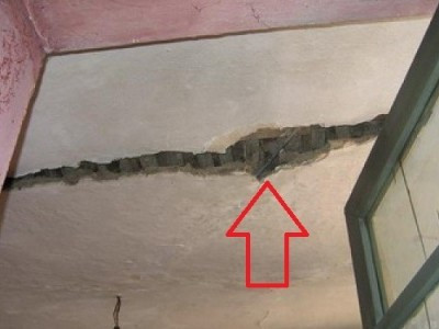 ULUITOR! Ce a descoperit un roman IN TAVAN "Si eu am trait cu asa ceva in casa atata timp?!"