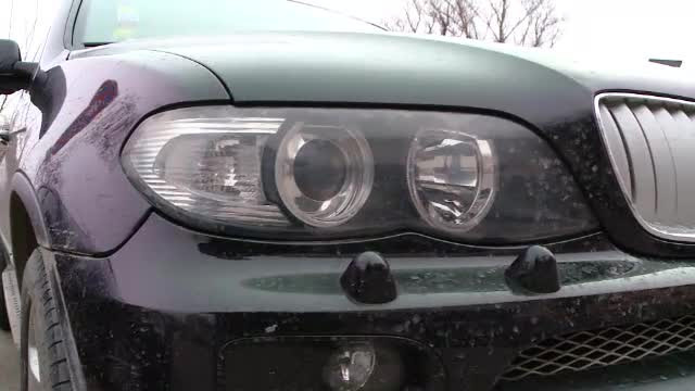 A reclamat la politie furtul unui BMW X5, dar "hotii" aveau cheia si actele originale la ei