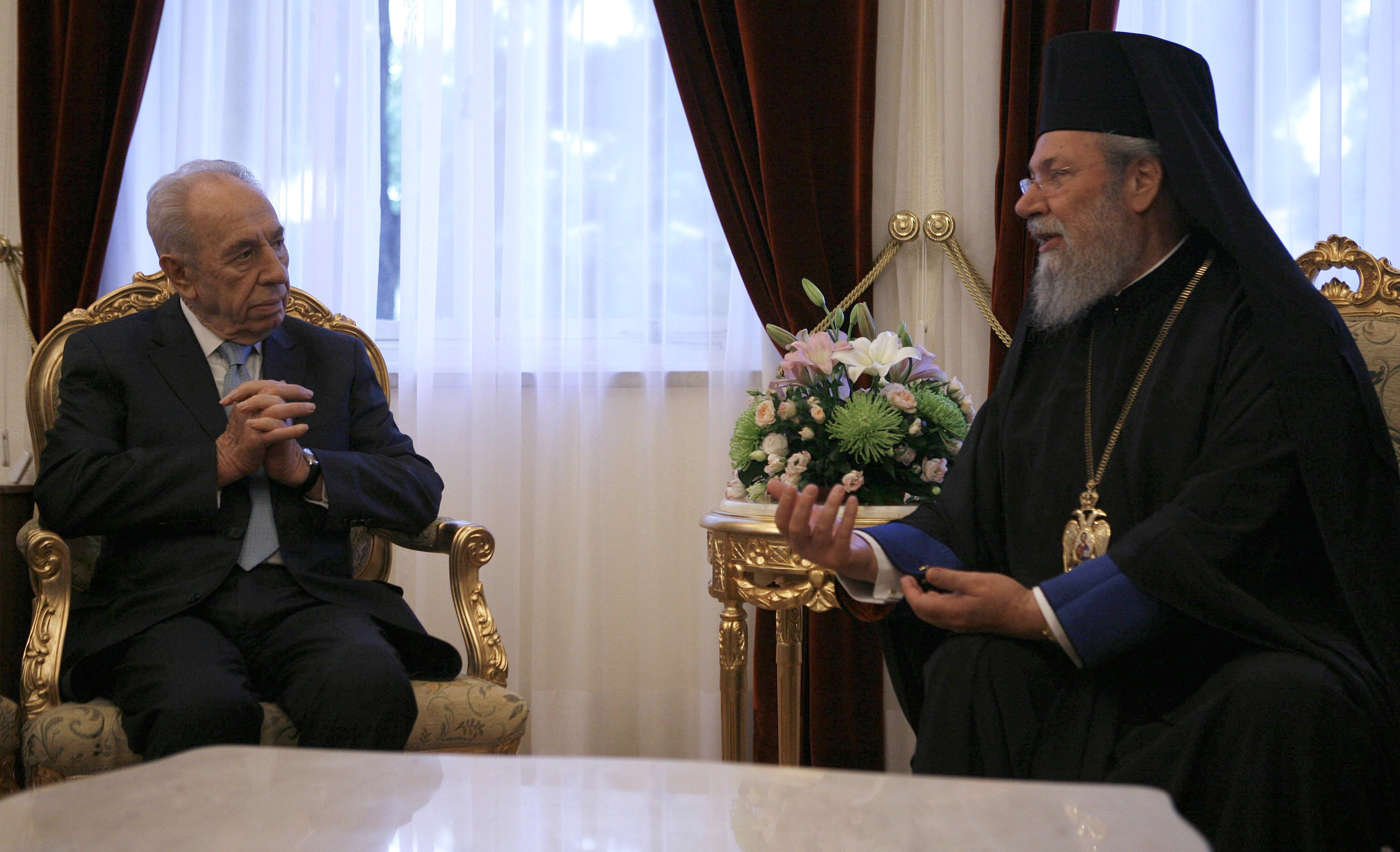 Biserica Ortodoxa din Cipru vrea sa-i convinga pe antreprenorii rusi sa nu plece din cauza crizei