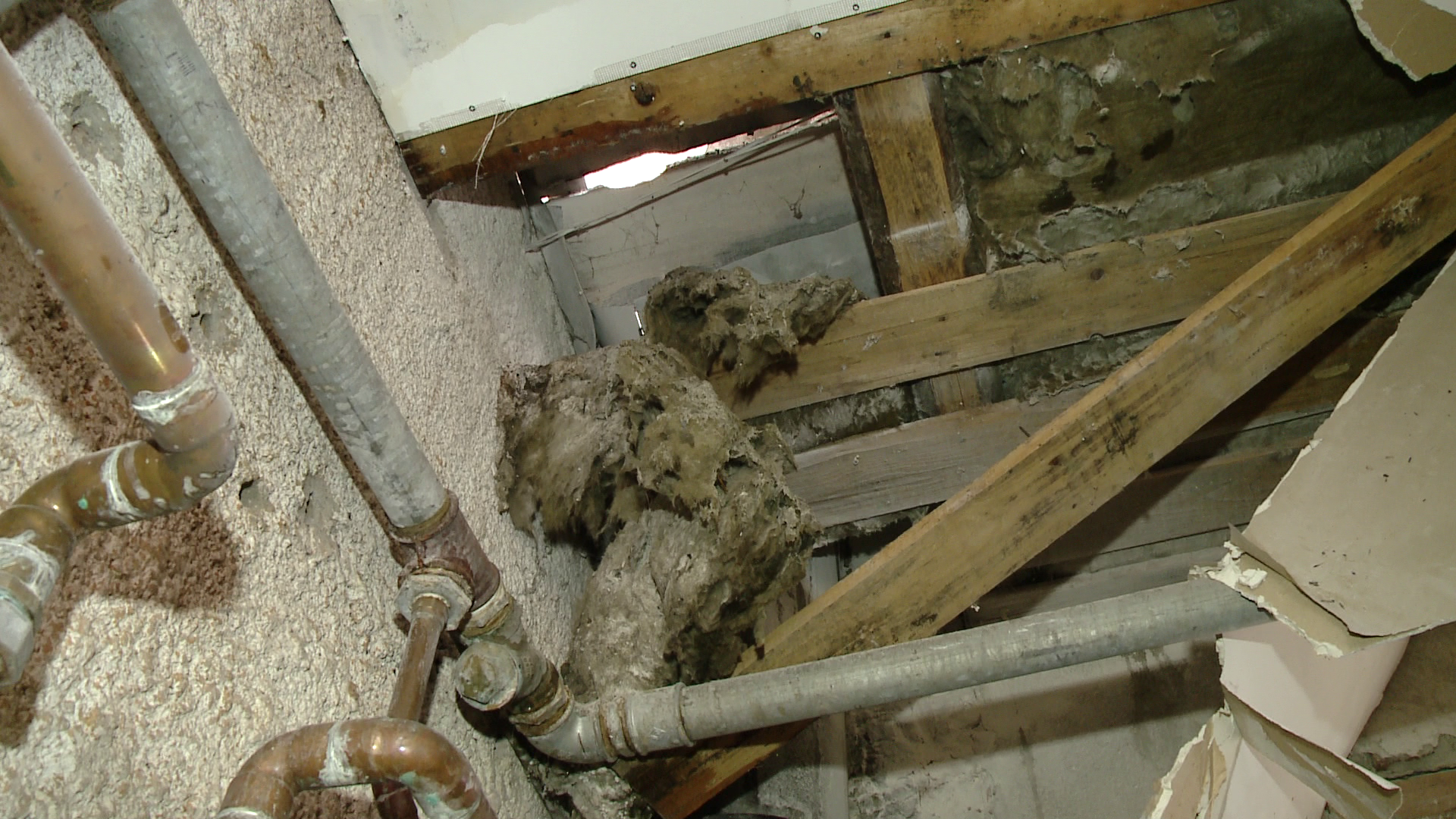 Pericol de incendiu la o scoala din Timis. Zeci de copii au fost evacuati de urgenta