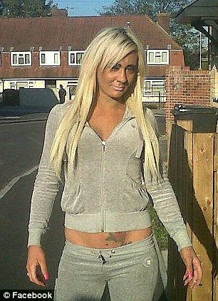 "Eram mereu deprimata". Cum a reusit o femeie sa isi puna silicoane pe banii statului britanic