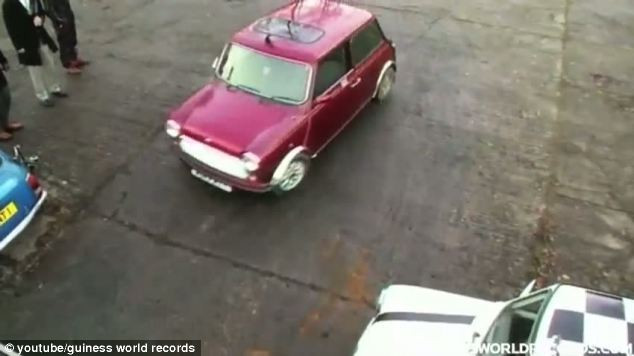 Un nou record mondial pentru cea mai tare parcare laterala, in marsarier! VIDEO
