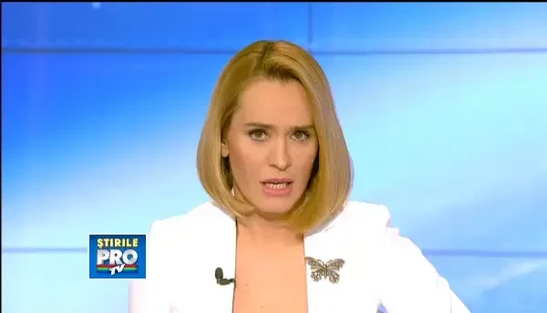 Masina incendiata... din greseala. Automobilul unui specialist IT, distrus de un cocteil Molotov