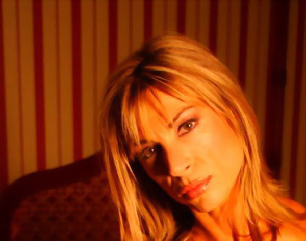 Intimideaza orice barbat care se apropie de ea. Fotografiile care demonstreaza de ce e de temut