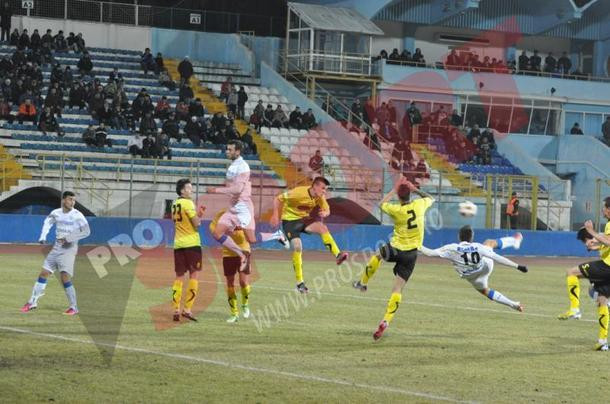 Toata echipa nu castiga cat Cadu, dar e peste CFR
