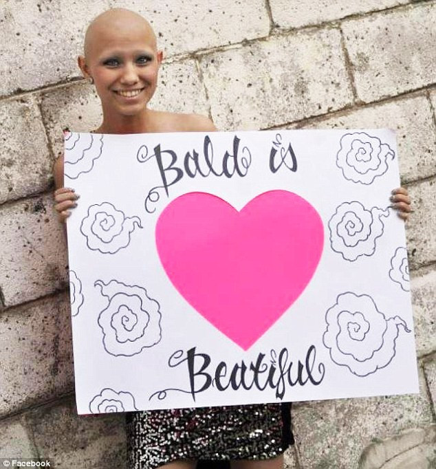 Colegii au vrut sa ii indeplineasca ultima ei dorinta. Balul emotionant de pe patul de spital. FOTO