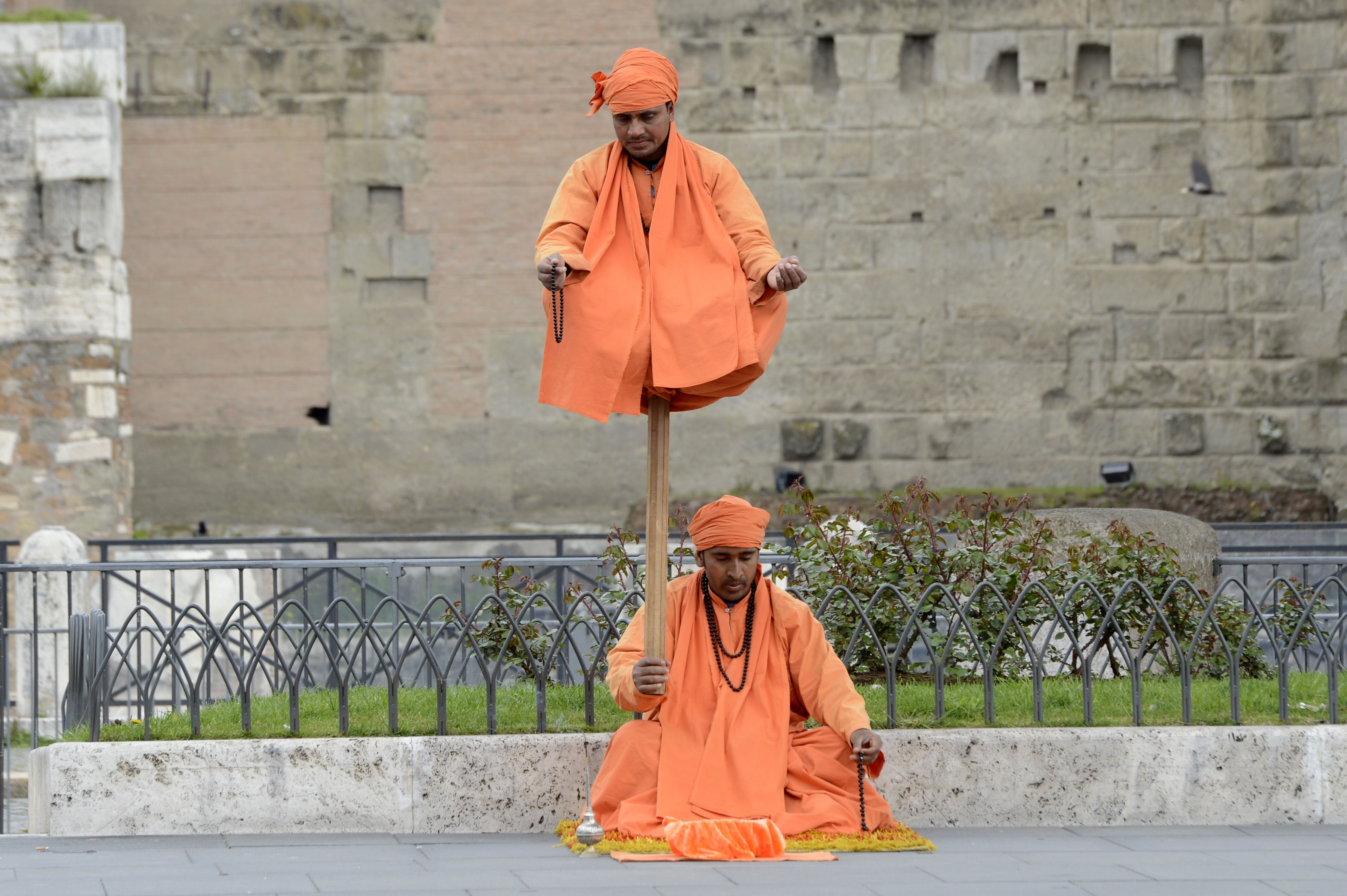 De la distanta ai senzatia ca leviteaza. Care este explicatia pentru aceasta imagine