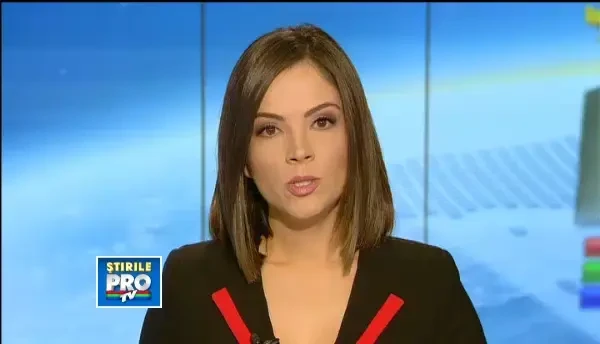 200 de elevi au refuzat astazi sa intre la ore in semn de protest fata de demiterea directorului