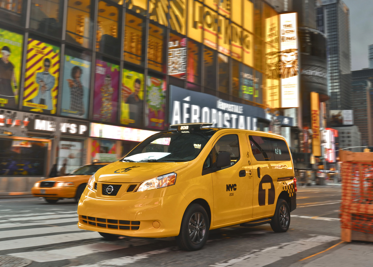 Nissan NV200 Mobility Taxi - 8