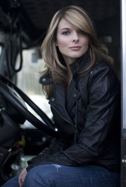 Nimeni nu ghiceste cum isi castiga existenta aceasta blonda frumoasa. "Eu am ales si sunt fericita"